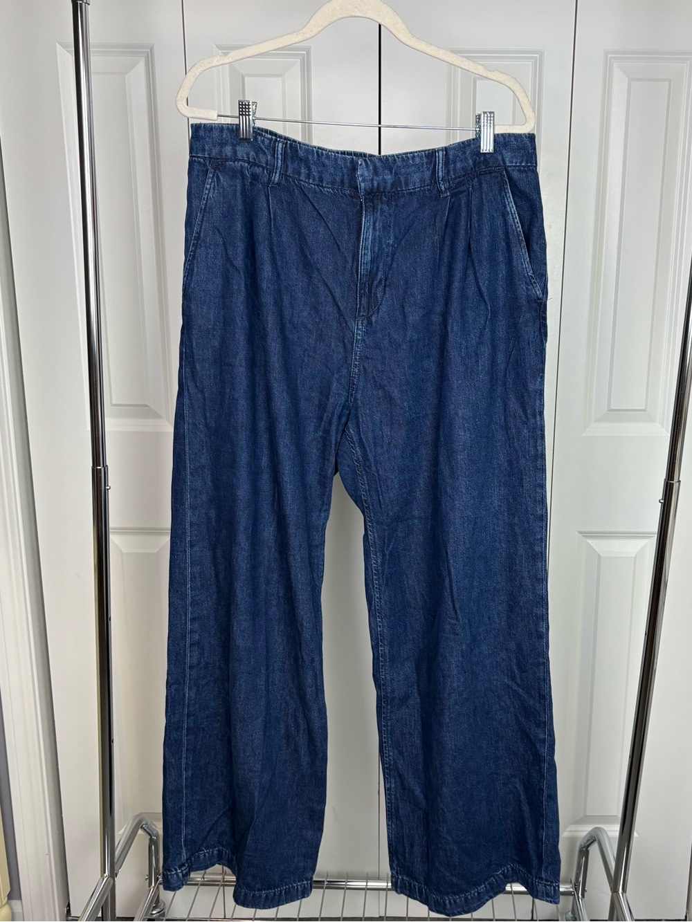 GAP  trouser style pleaded ultra soft denim with back elastic. Dark wash.